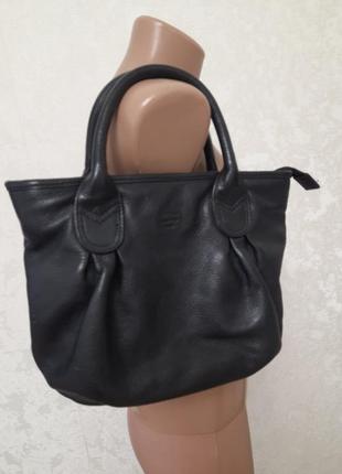 Отличная кожаная  сумка из мясистой кожи crinkles