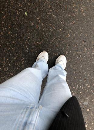 Блакитні широкі джинси