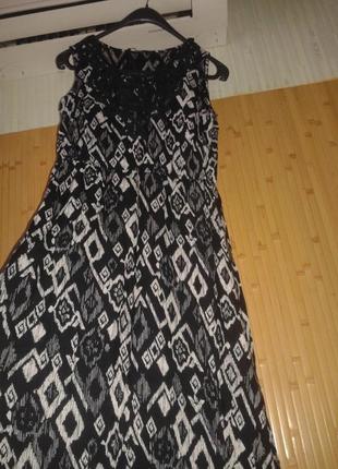 Легкое платье из вискозы с кружевной отделкой в классических тонах,bm casual,46-50разм.2 фото