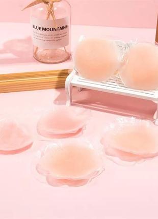 Наклейки на груди