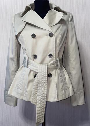 Бежевый пиджак плащ на поясе