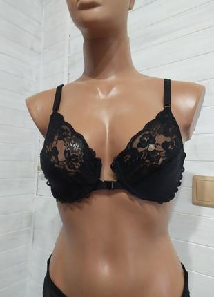 Ажурный бюстик с застежкой спереди