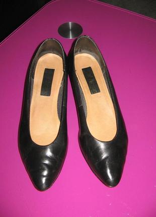 Туфлі чорні човники