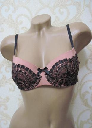 Красивый бюстгальтер hunkemoller