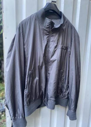 Легка куртка massimo dutti