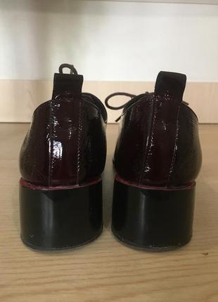 Шикарные лаковые  туфли- ботильоны2 фото