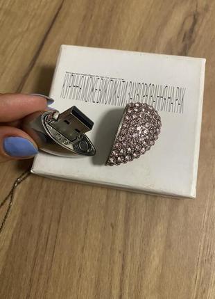 Кулон серце масивний сріблястий рожевий зі стразами іде в коробці флешка6 фото
