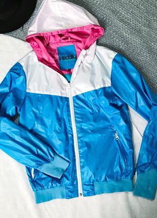 Куртка вітровка
