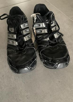 Шкіряні кросівки adidas 38
