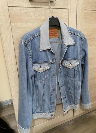 Джинсовая куртка levis