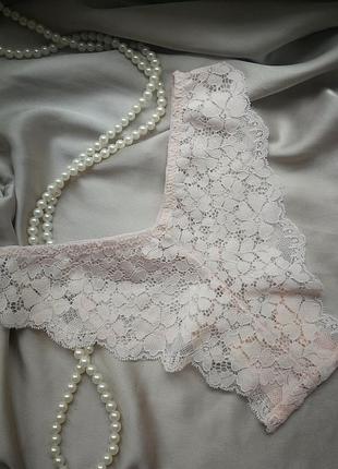 Пудровые ажурные трусики с v- образом