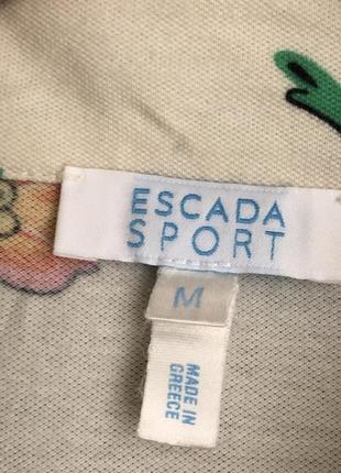 Шикарна футболка в квітковий принт escada sport m5 фото