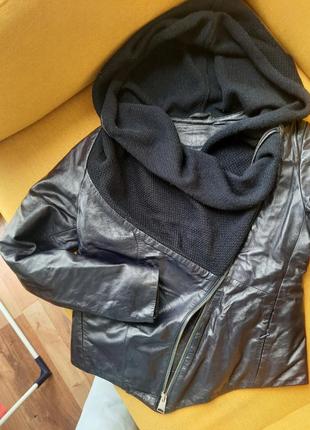 Кожаная курточка косуха с вязаным капюшоном6 фото