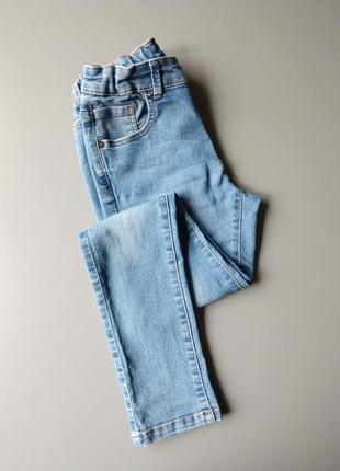 Класичні блакитні джинси