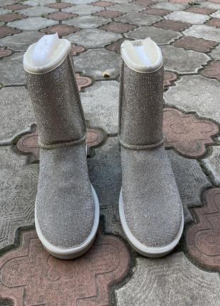 Уггі