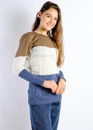Женский  полушерстяной  свитер
