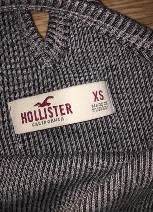 Трикотажное платье со стойкой в рубчик hollister4 фото