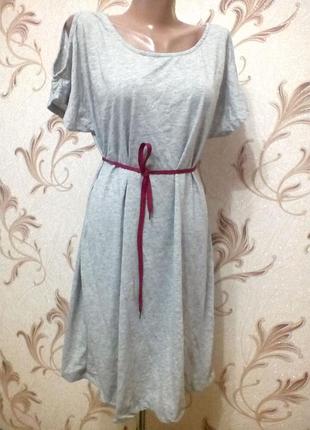 Красивое, легкое платье с разрезами на плечиках.., очень стильно и удобно...