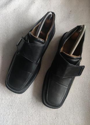 Мужские туфли.
