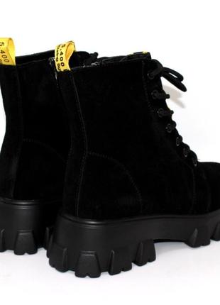 🔴 черные замшевые женские ботинки на тракторной подошве демисезонные5 фото