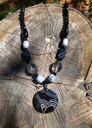 Ожерелье (бусины с агата,оникса,хрустальные бусины;кулон с оникса)