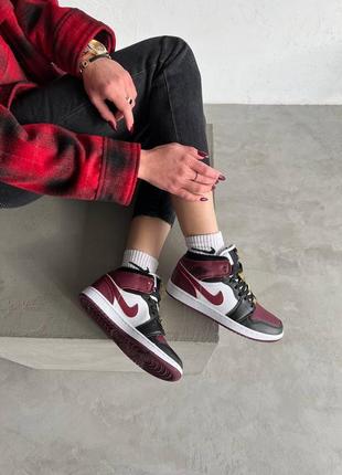 Кросівки air jordan 1 mid dark red gold кроссовки2 фото