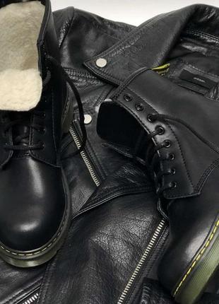 Жіночі зимові шкіряні черевики dr. martens