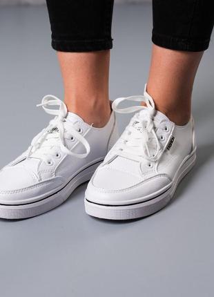 Стильные кеды женские белые на шнурках на плоской подошве демисезонные,деми,осенние,весенние (осень,весна 2022-2023)7 фото