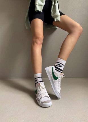 Жіночі кросівки nike blazer low 77 green2 фото