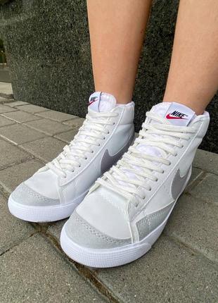 Жіночі кросівки nike blazer 77 low ‘77’ vintage white beige 22 фото