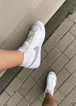 Жіночі кросівки nike blazer 77 low ‘77’ vintage white beige 28 фото