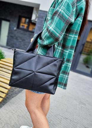 Жіноча чорна сумка