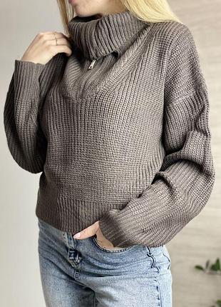 Кофта під шию на замку