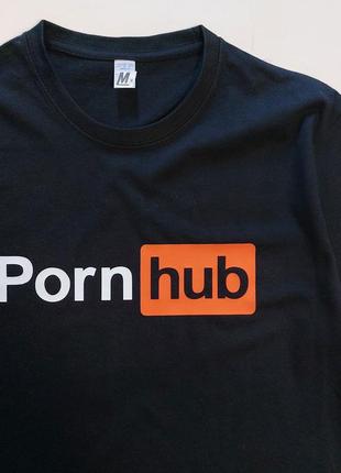 Футболка чорна porn hub