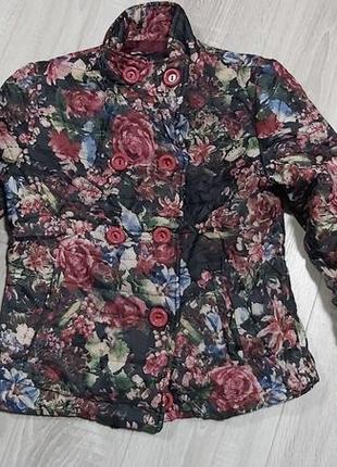 Отличная куртка деми на девочку.