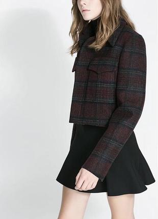 Коротка куртка в клітку zara mango