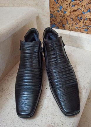 Кожаные ботинки на меху