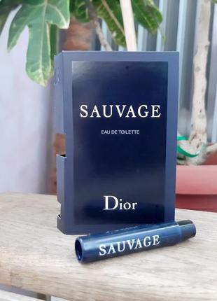 Christian dior sauvage✨оригинал миниатюра пробник mini vial spray 1 мл книжка2 фото