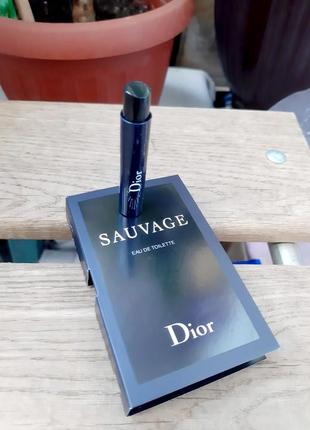 Christian dior sauvage✨оригинал миниатюра пробник mini vial spray 1 мл книжка6 фото