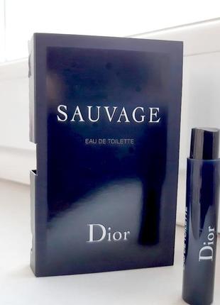 Christian dior sauvage✨оригинал миниатюра пробник mini vial spray 1 мл книжка8 фото