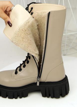 Стильные ботинки высокие на шнуровке женские бежевые кожаные мех зимние (зима 2022-2023)2 фото