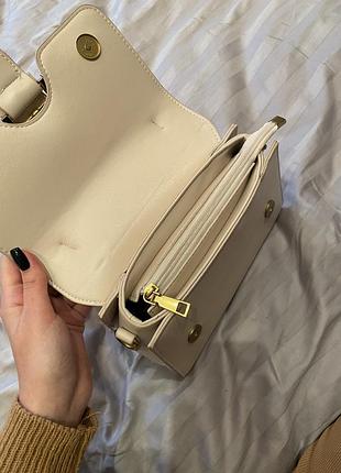 Сумка молочного кольору 6