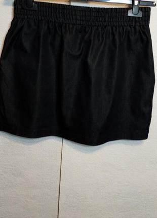 Чёрная мини-юбка guess . размер евро 36.3 фото