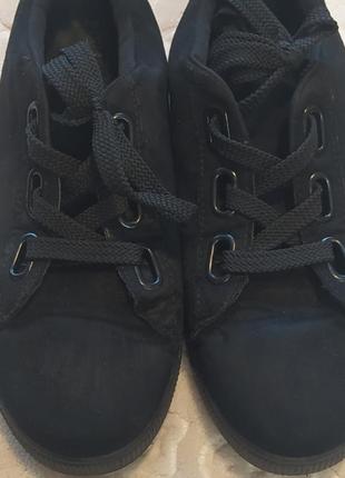 Туфлі ( снікерси)