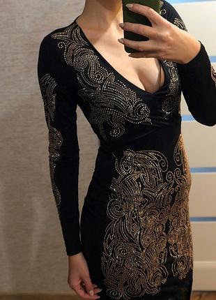 Нереальна сукня river island зі стразами закльопками