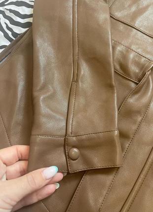Куртка з еко шкіри,коричневого кольору2 фото