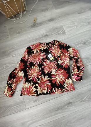 Жіноча блузка