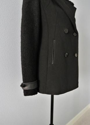 Демисезонное пальто с бортами2 фото