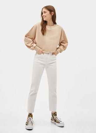 Короткий бежевый свитшот толстовка bershka