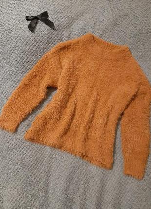 Яскравий светрик